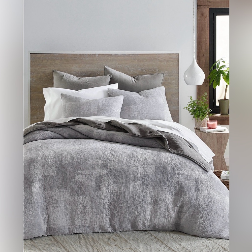 Oake Drybrush Matelasse Comforter Set Size King